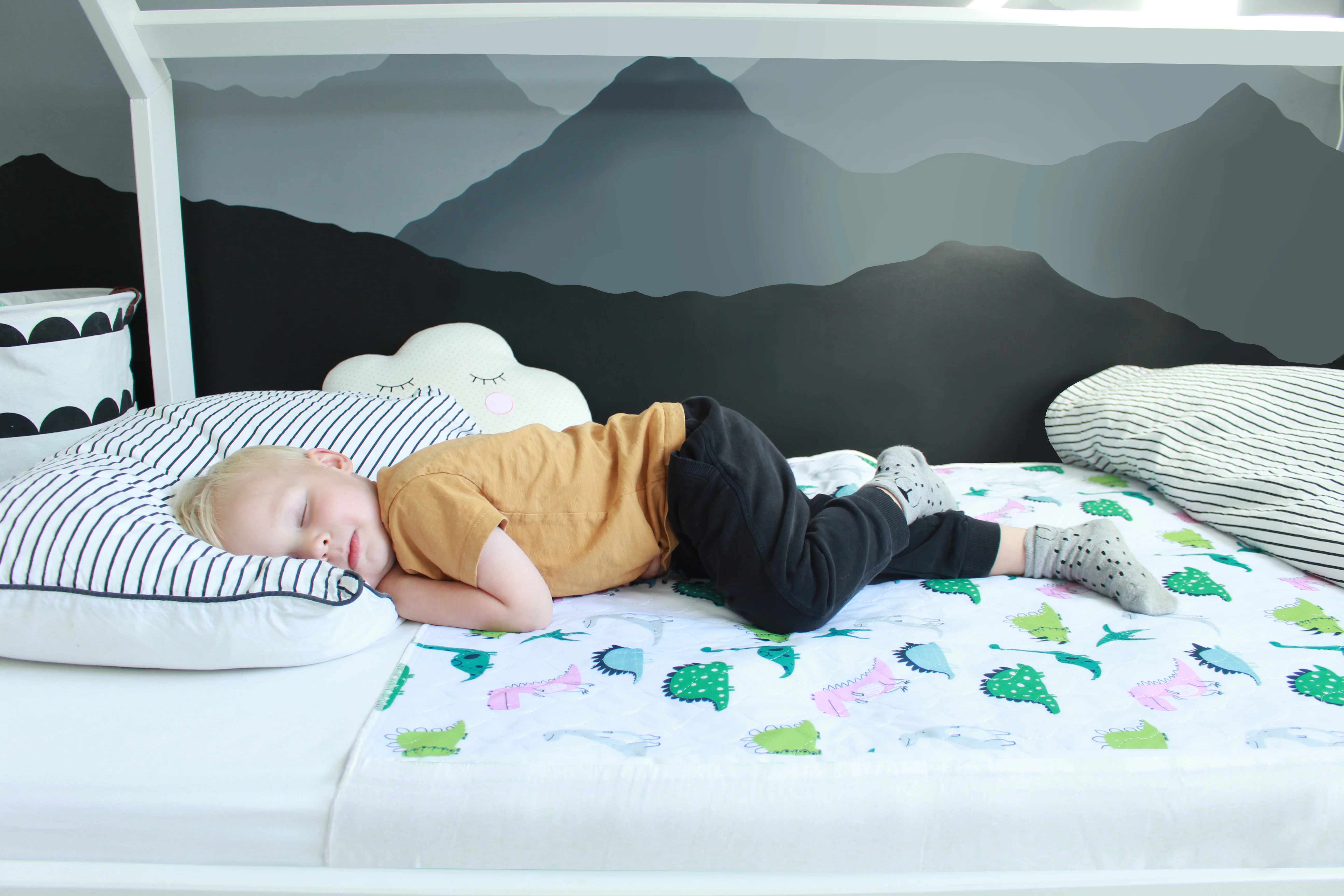 Hygge Dinosaur Bed Pad - Image 3