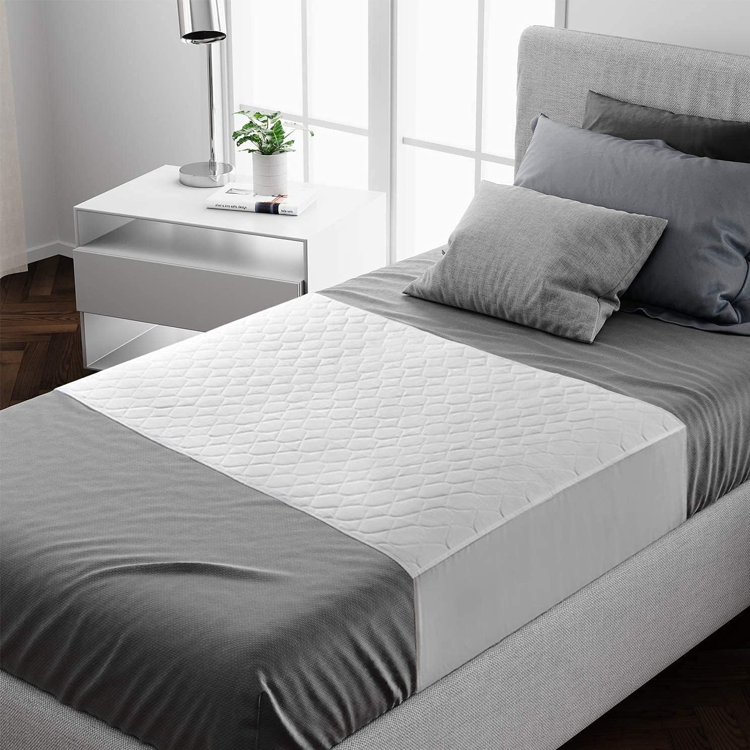 Lynmark Soft Quilted Double Bed Pad with Tucks (White)