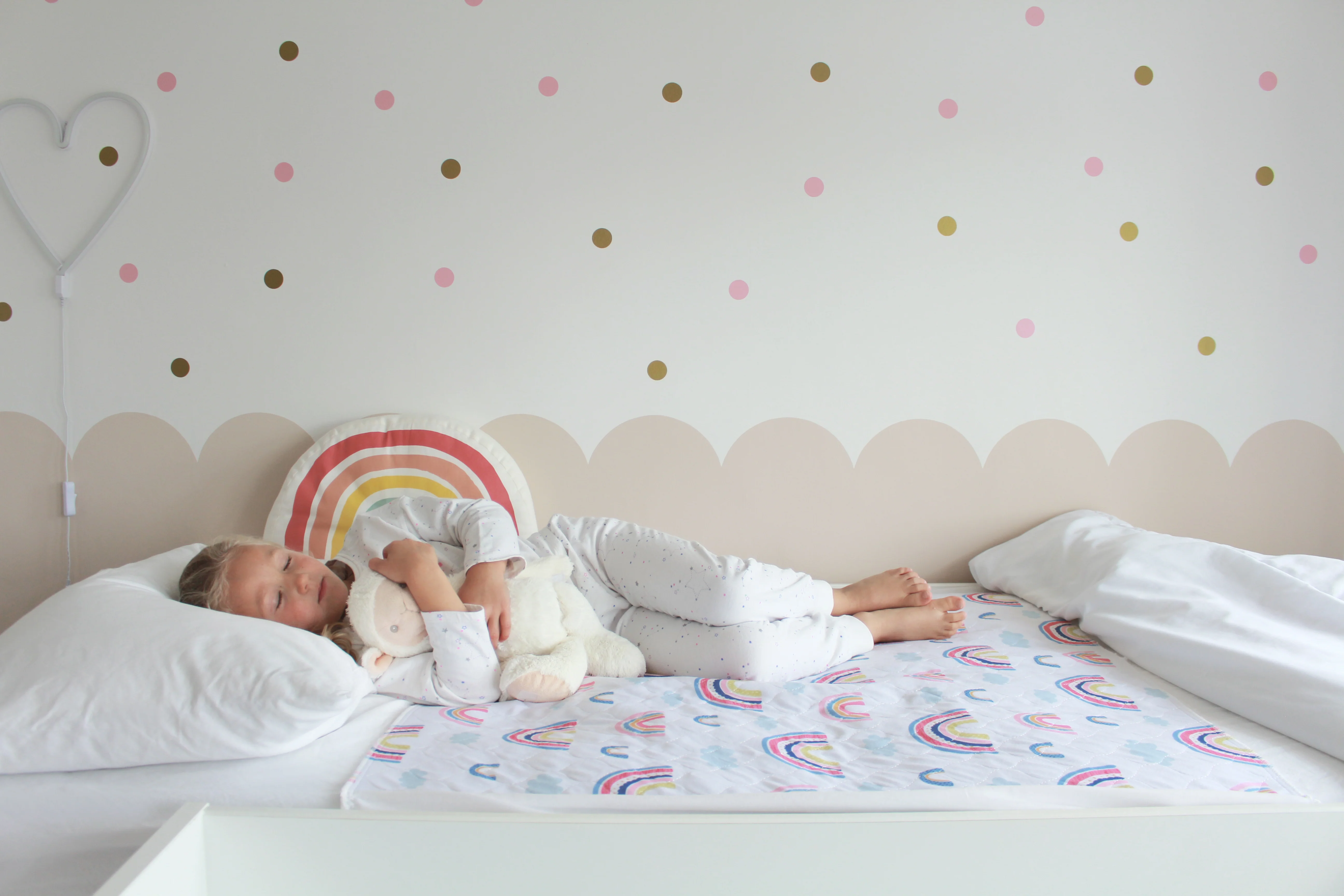 Hygge Rainbows Bed Pad - Image 3